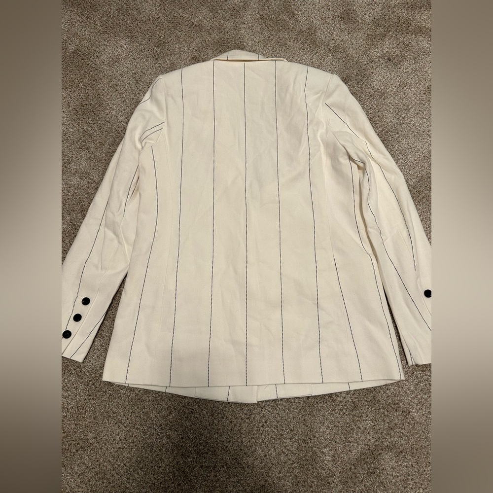 Elegant Cream‎ Striped Blazer - Picture 5 of 6